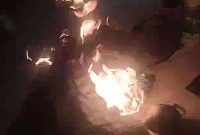 Gerak Cepat Yonif TP 931/Ksatria Jokotole Padamkan Kebakaran Rumah Warga di Kebonagung