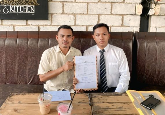 Kuasa hukum korban, Diyaul Hakki Saat Konferensi Pers Di Cafe Ayoka