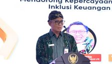 Direktur Utama BPRS Bhakti Sumekar, Hairil Fajar