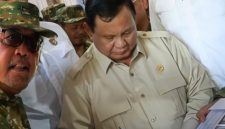 Ketua DPRD Sumenep, H. Zainal Arifin.,S.H.,Saat Bertemu dan Berfoto Dengan Presiden Prabowo Subianto di Acara Retret Lemhanas di Akmil Magelang 