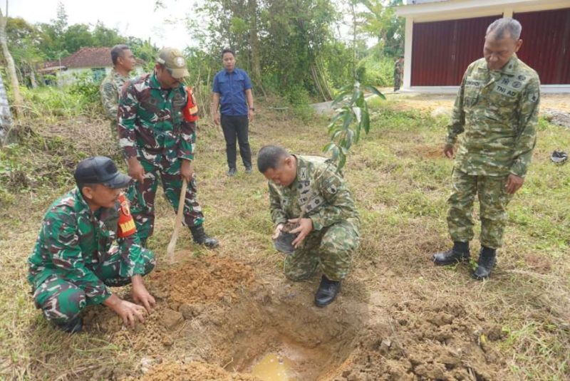 Langkah Nyata Dandim Sumenep: Tanam Mangga, Dorong KDKMP Jadi Motor Ekonomi Warga