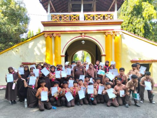 Jejak Sejarah Jadi Ruang Belajar, Murid SDN Pajagalan II Sumenep Antusias Susuri Museum Keraton
