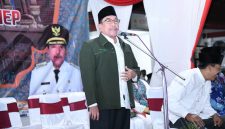 Wabup Sumenep KH Imam Hasyim SH MH di Kegiatan Pemberangkatan CJH Sumenep di GOR A Yani Pangligur Sumenep, Senin (11/05/2026) Dini Hari