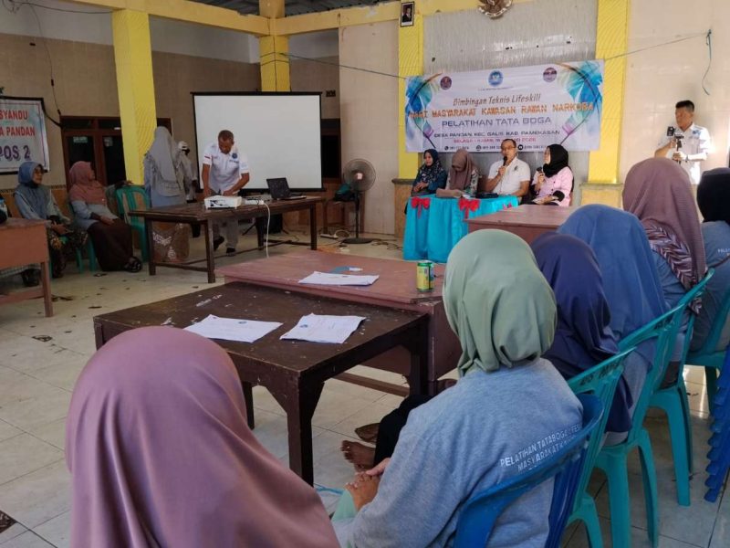 Program Lifeskill BNNK Sumenep, Ibu-Ibu Desa Pandan Dilatih Tata Boga untuk Tekan Bahaya Narkoba