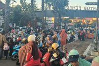 Yuk Intip Suasana Meriah Jalan Sehat Hardiknas di Sumenep, Lautan Peserta Padati Halaman Pemkab