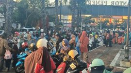 Yuk Intip Suasana Meriah Jalan Sehat Hardiknas di Sumenep, Lautan Peserta Padati Halaman Pemkab