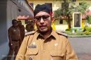 Bupati Sumenep Dr. H. Achmad Fauzi Wongsojudo, SH, MH Saat Diwawancarai Sejumlah Awak Media Usai Pelantikan Tim Cagar Budaya Kabupaten Sumenep di Pendopo Agung Keraton Sumenep, Selasa (05/05/2026)
