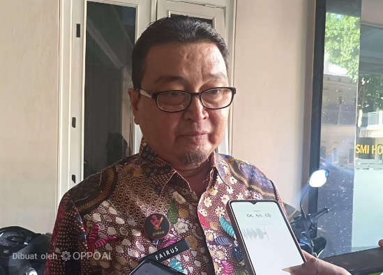 Kabid Guru Tenaga Kependidikan (GTK) Disdik Sumenep Akhmad Fairusi, S.Pd.,M.AP saat diwawancarai sejumlah awak media 