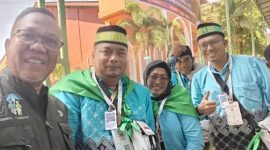 Kabid P2P Dinkes P2KB Sumenep H Ahmad Syamsuri Saat Mendampingi CJH Sumenep di Asrama Haji Sukolilo Surabaya 