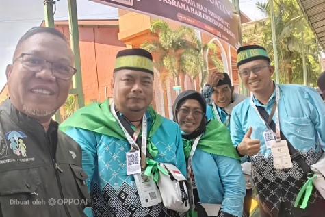 Kabid P2P Dinkes P2KB Sumenep H Ahmad Syamsuri Saat Mendampingi CJH Sumenep di Asrama Haji Sukolilo Surabaya 