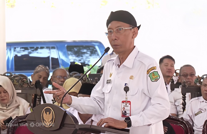 PLT Asisten III Setdakab sekaligus Kepala Bapenda Sumenep Ferdiansyah Tetrajaya SH MH Saat Memberikan Sambutan Mewakili Bupati Sumenep di Ajang SSC SMP 2026 di Pendopo Agung Keraton Sumenep, Rabu (13/05/2026)