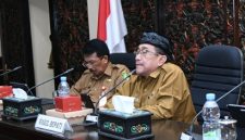 Wabup Sumenep KH Imam Hasyim SH MH di Acara HLM Optimalisasi Peningkatan PAD Non Tunai Digelar Bapenda Sumenep di Ruang Adirasa Lantai II Kantor Pemkab Sumenep, Selasa (19/05/2026)