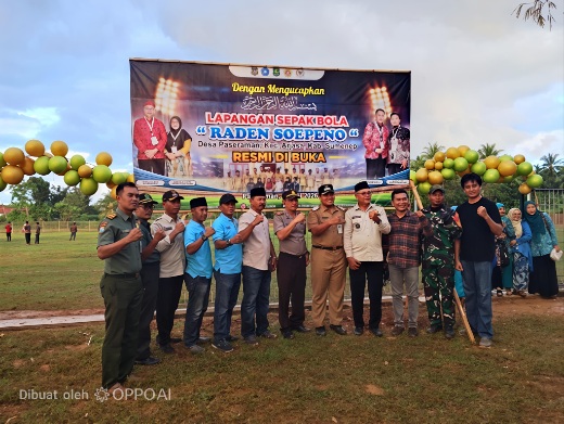 Suasana Peresmian Lapangan Sepak Bola Raden Soepeno resmi dibuka dan diresmikan di Desa Paseraman, Kecamatan Arjasa, K