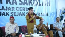Wabup Sumenep KH Imam Hasyim Di Acara Samsat Ka Sakolah di SMAN 1 Kalianget, Selasa (19/05/2026)