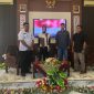 Plt. kepala bidang pengawasan, pengembangan dan layanan kearsipan. Agus Utomo, S.Sos,MM Foto Bersama Dengan Peserta, Rabu (20/05/2026)