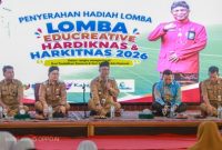 Kadisdik H. Moh. Iksan Bersama Staf Ahli Dedi Falauddin dan Ketua DPK Sumenep Mulyadi di Acara Penutupan Educreatif Hardiknas dan Harkitnas Tahun 2026 di Pendopo Agung Sumenep, Selasa (19/05/2026) Kemarin
