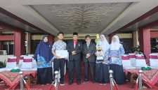 Foto Bersama Wabup Sumenep KH Imam Hasyim, SH, MH dan Kepala Disdik H. Moh. Iksan, S.Pd.,M.T Bersama Para Pemenang Lomba SSC 2026