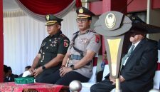 Kapolres Sumenep AKBP Anang Hardiyanto, SIK. (Tengah) Bersama Wabup dan Dandim Sumenep Di Peringatan Hardiknas dan Harkitnas Tahun 2026 di Halaman Kantor Pemkab Sumenep, Rabu (20/05/2026)