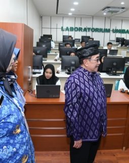 Wabup Sumenep Pantau Tes CAT Rekrutmen BLUD RSUD, Tegaskan Seleksi Bersih Tanpa Titipan