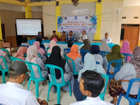 Kepala BNNK Sumenep H. Bambang Sutrisno Saat Membuka Bimtek Lifeskill di Desa Pandan Kecamatan Galis Pamekasan 