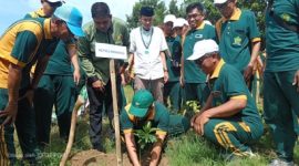 IPARI Sumenep Tanam Ribuan Pohon Alpukat di 27 Kecamatan, Gerakan Hijau Penyuluh Agama untuk Selamatkan Lingkungan
