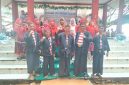 Camat Dasuk Wismadi Wicaksono SH MH Bersama Sekdis Prikanan dan Kabid Pariwisata Andrie Zulkarnain di Festival Perempuan Pesisir di Pantai Slopeng, Minggu (24/05/2026)
