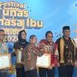 Bupati Sumenep Dr H Achmad Fauzi Wongsojudo SH MH Saat Menerima Penghargaan dari Kemendikdasmen RI pada Ajang FTBIN di Jakarta, Senin (24/05/2026)