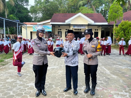 Satlantas Polres Sumenep Tanamkan Budaya Tertib Lalu Lintas Sejak Dini Lewat Program Polisi Sahabat Anak