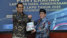 Wabup Sumenep KH Imam Hasyim SH MH Saat Menerima Penghargaan Opini WTP dari BPK RI Perwakilan Jawa Timur di Sidoarjo, Selasa (26/05/2026)