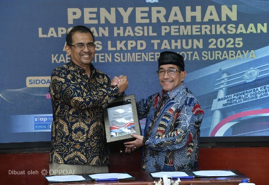 Wabup Sumenep KH Imam Hasyim SH MH Saat Menerima Penghargaan Opini WTP dari BPK RI Perwakilan Jawa Timur di Sidoarjo, Selasa (26/05/2026)