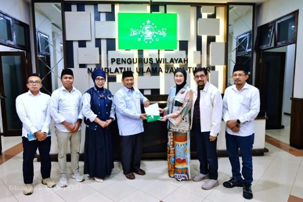 Ketua DPW Partai Nasdem Jawa Timur Lita Machfud Arifin Saat Menyalurkan Hewan Kurban, Selasa (26/05/2026)