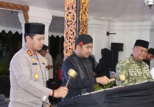 Kapolres AKBP Anang Hardiyanto, SIK, Bupati Sumenep Dr. H. Achmad Fauzi Wongsojudo, SH, MH, dan Dandim Letkol Inf Citra Persada di Acara Gema Takbir Idul Adha 1447 H, Selasa (26/05/2026) malam