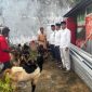 Karutan Kelas II Sumenep Aditya Wahyu Rahmadani Saat Meninjau Langsung Penyembelihan Hewan Kurban di Rutan Sumenep, Rabu (27/05/2026)