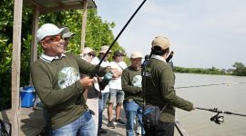 Kadisbudparopar Sumenep Faruk Hanafi Saat Membuka Acara Festival Mancing Kedatim 2026 Secara Simbolis, Sabtu (30/05/2026)
