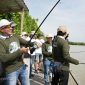 Kadisbudparopar Sumenep Faruk Hanafi Saat Membuka Acara Festival Mancing Kedatim 2026 Secara Simbolis, Sabtu (30/05/2026)