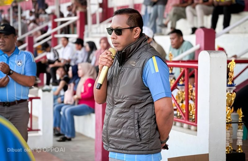 Ketua Askab PSSI Sumenep, Febmi Noerdiansyah Saat  Memberikan Sambutan Penutupan Turnamen Antar Sekolah, Minggu (31/05/2026)