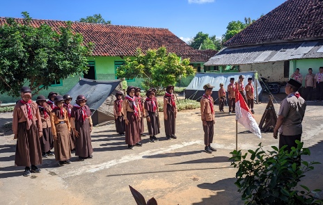 PERSAMI MI Hidayatul Aliyah Brambang Bentuk Siswa Disiplin, Mandiri, dan Berakhlak Mulia