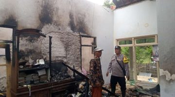 Rumah Warga di Pulau Giliraja Ludes Terbakar, Polisi Ungkap Dugaan Penyebab dan Kerugian Capai Rp300 Juta