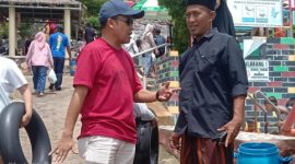 Kabid Pariwisata Andrie Zulkarnain (Baju Merah) Monev Di Salah Satu Destinasi Wisata di Sumenep 