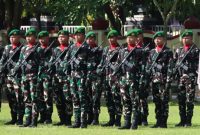 Prajurit Yonif 931/JKT Sumenep Saat Mengikuti Upacara Peringatan Hari Lahir Pancasila ke-81 di Halaman Pemkab Sumenep, Selasa (02/06/2026)
