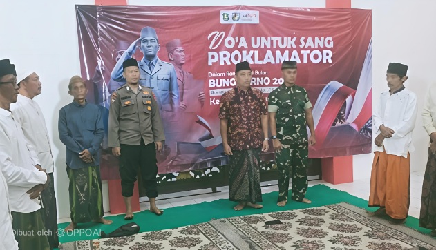Suasana Doa Bersama Untuk Bung Karno di Pendopo Kecamatan Dasuk, Selasa (02/06/2026) malam
