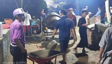 Gotong Royong dan Swadaya Warga Warnai Perbaikan Jalan Rusak di Desa Soddara