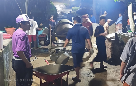 Gotong Royong dan Swadaya Warga Warnai Perbaikan Jalan Rusak di Desa Soddara