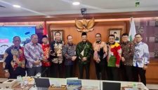 Rapat bersama Menteri Sosial dan Bapak Bupati Terkait Percepatan Tahapan Pembangunan SRT di Sumenep Beberapa Waktu Lalu