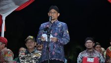 Mewakili Bupati Sumenep Sekdakab Agus Dwi Saputra Saat Memberikan Sambutan di Festival Tong - Tong 2026, Sabtu (06/06/2026)