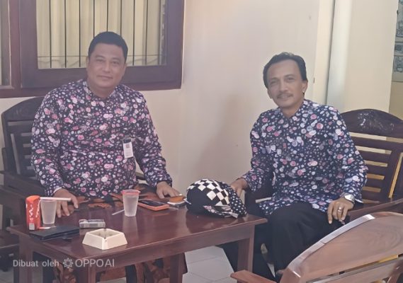 Kadiskominfo Indra Wahyudi dan Kepala Bidang Teknologi Informasi Diskominfo, Chairul Arif Hidayat