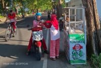 Di Tengah Laju Kendaraan dan Kesibukan Kota, KBS Sumenep Hadirkan Kehangatan Lewat 87 Bungkus Nasi Bungturat