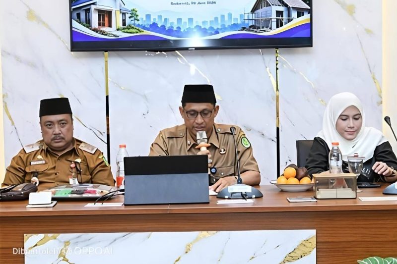 Sekdakab Sumenep Agus Dwi Saputra, S.Sos, M.SI di Acara Sosialisasi BSPS di Aula Kantor Bappeda Sumenep, Selasa (09/09/2026)