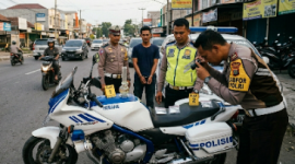 Ilustrasi Penangkapan Pelaku Narkoba Oleh Polisi