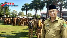 Kadisdik Sumenep H Moh Iksan S.Pd.,MT Dengan Latar Apel Upacara Gabungan 